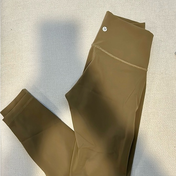 Lululemon Wunder under luxtreme size 6 - Picture 2 of 5